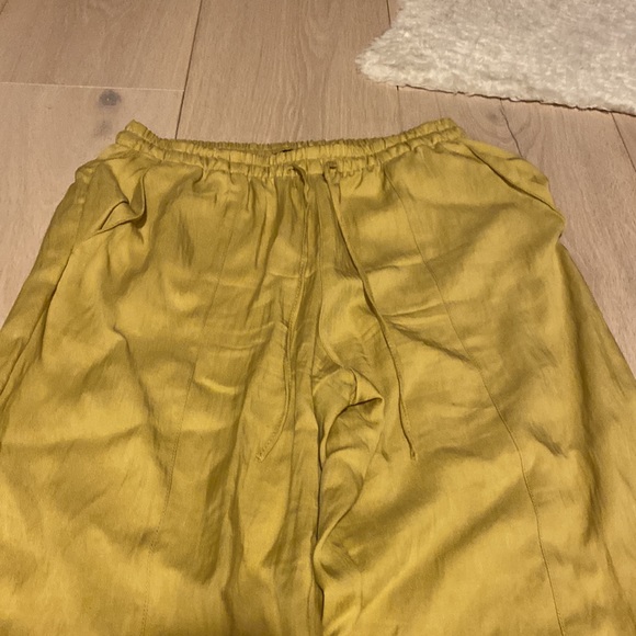 Zara - Picture 2 of 4